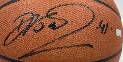 Дирк Новицки Далас Маверикс Подписа Договор с Сполдингом Баскетболист в НБА Панини - Баскетболни топки С Автографи